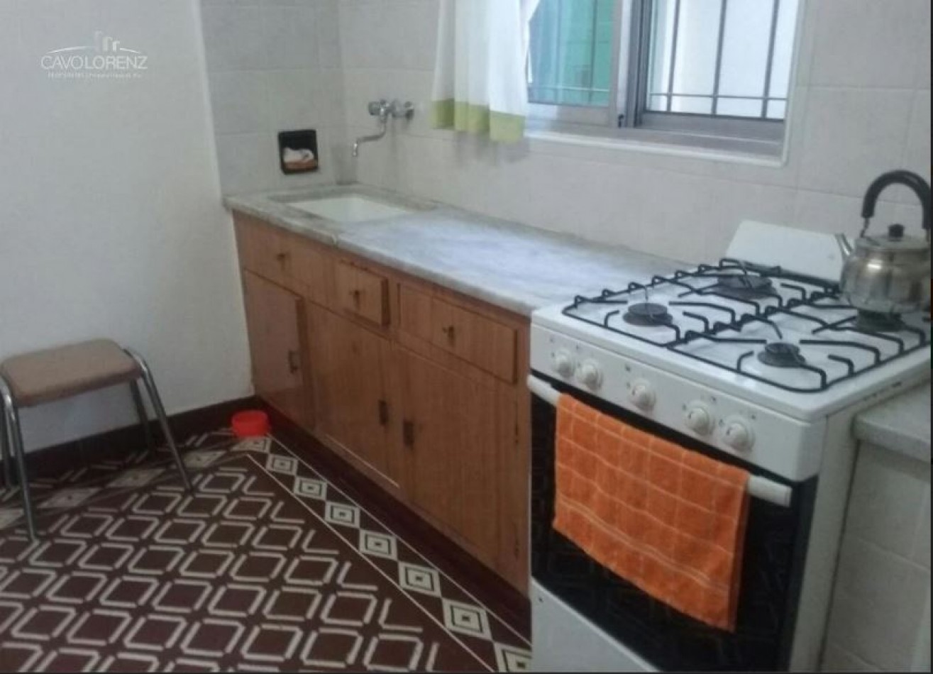 Barrio Las Avenidas -Rafael Del Riego Y Magallanes. Chalet 4 Ambientes con garaje 