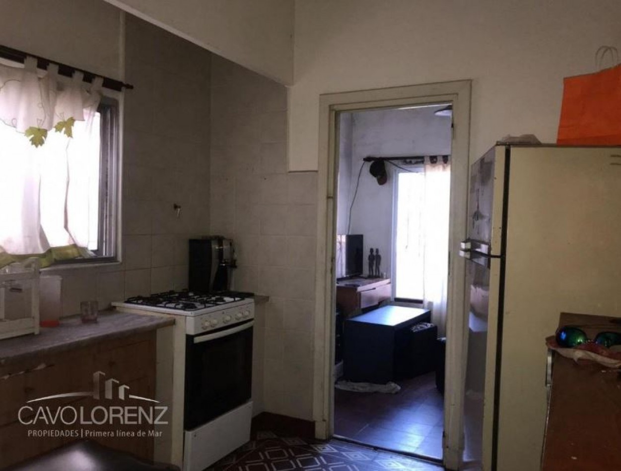 Barrio Las Avenidas -Rafael Del Riego Y Magallanes. Chalet 4 Ambientes con garaje 