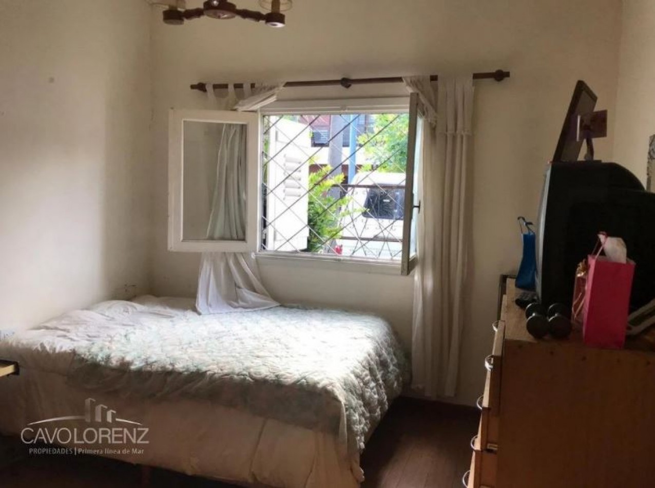 Barrio Las Avenidas -Rafael Del Riego Y Magallanes. Chalet 4 Ambientes con garaje 