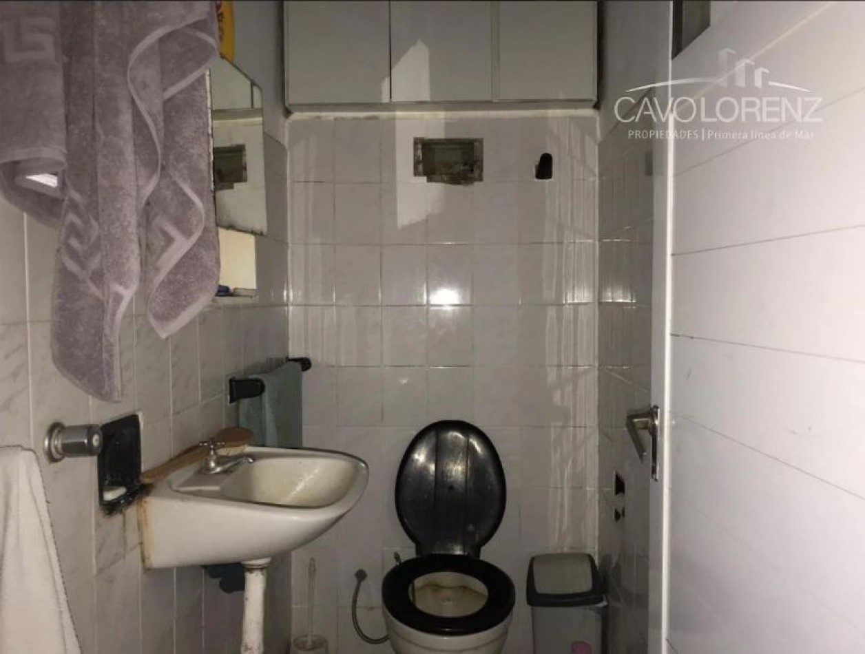 Barrio Las Avenidas -Rafael Del Riego Y Magallanes. Chalet 4 Ambientes con garaje 