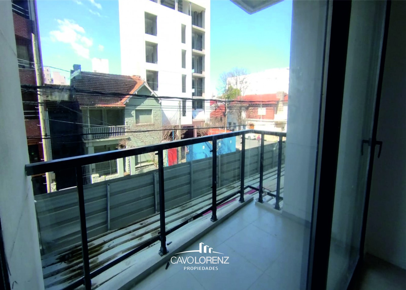 Arenales y Castelli. THAMES VIII- 2 AMB. A LA CALLE CON BAULERA - A Terminar