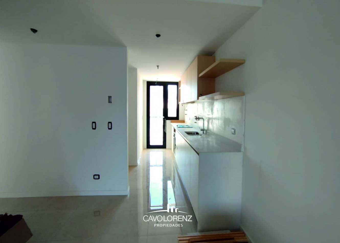 Arenales y Castelli. THAMES VIII- 2 AMB. A LA CALLE CON BAULERA - A Terminar