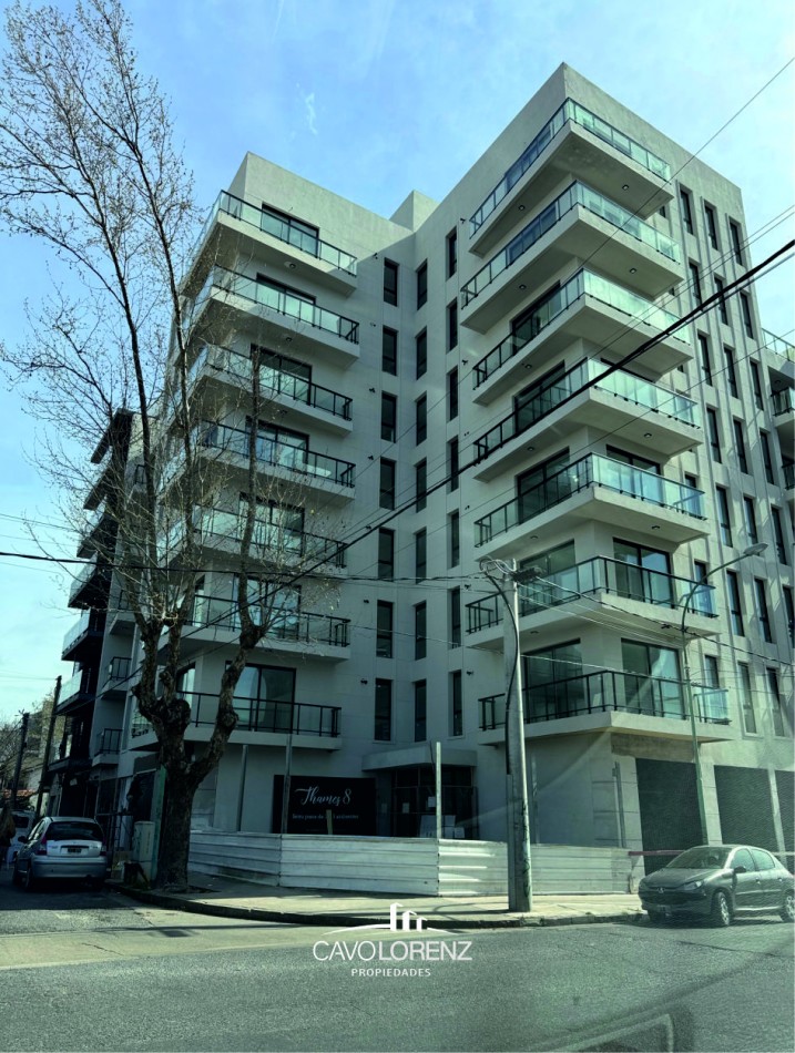 Arenales y Castelli. THAMES VIII- 2 AMB. A LA CALLE CON BAULERA - A Terminar