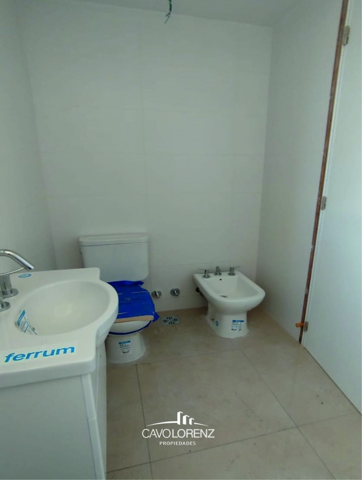 Arenales y Castelli. THAMES VIII- 2 AMB. A LA CALLE CON BAULERA - A Terminar