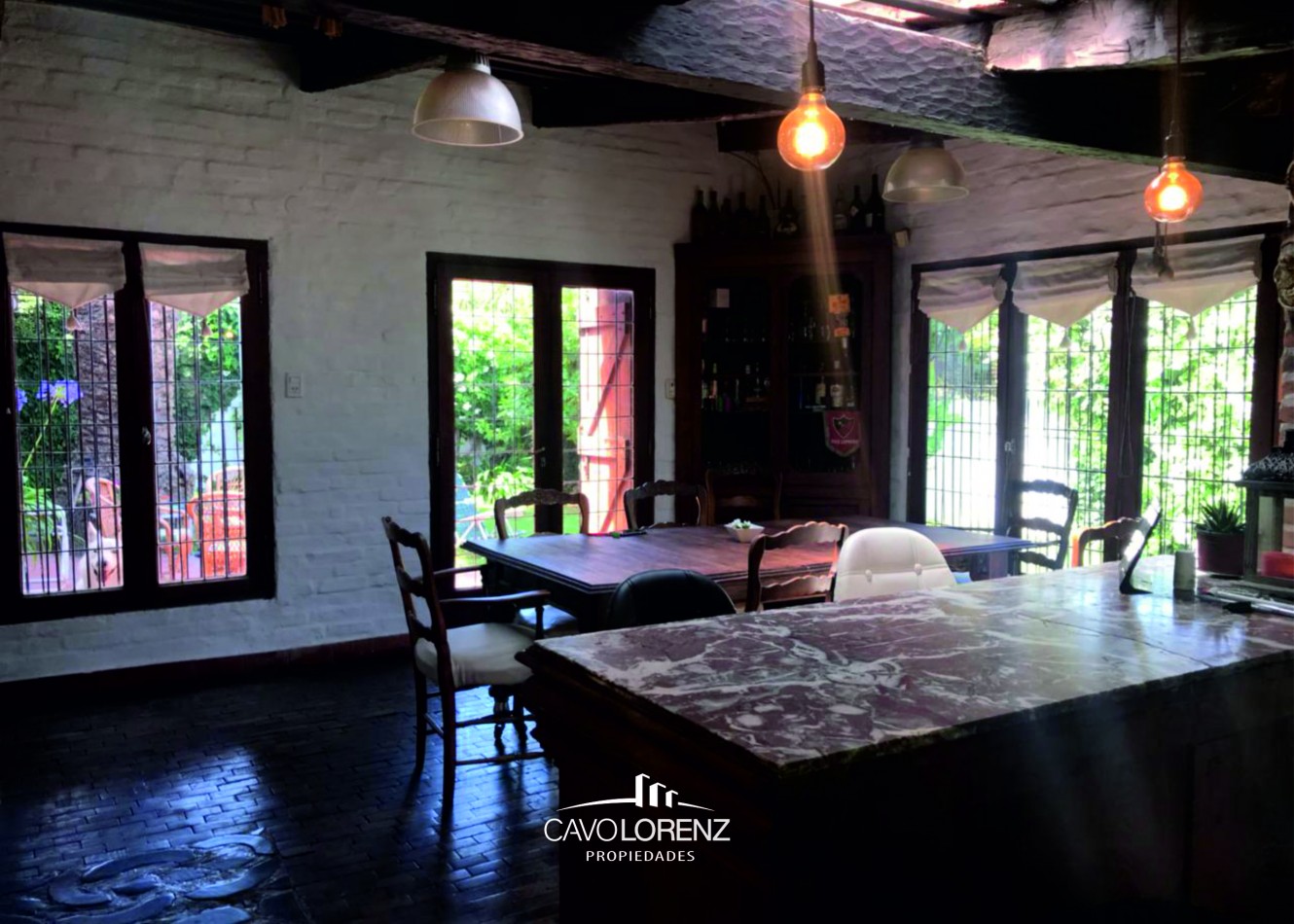 Parque Luro -Magnifico chalet de estilo de 4 ambientes con garaje y jardin