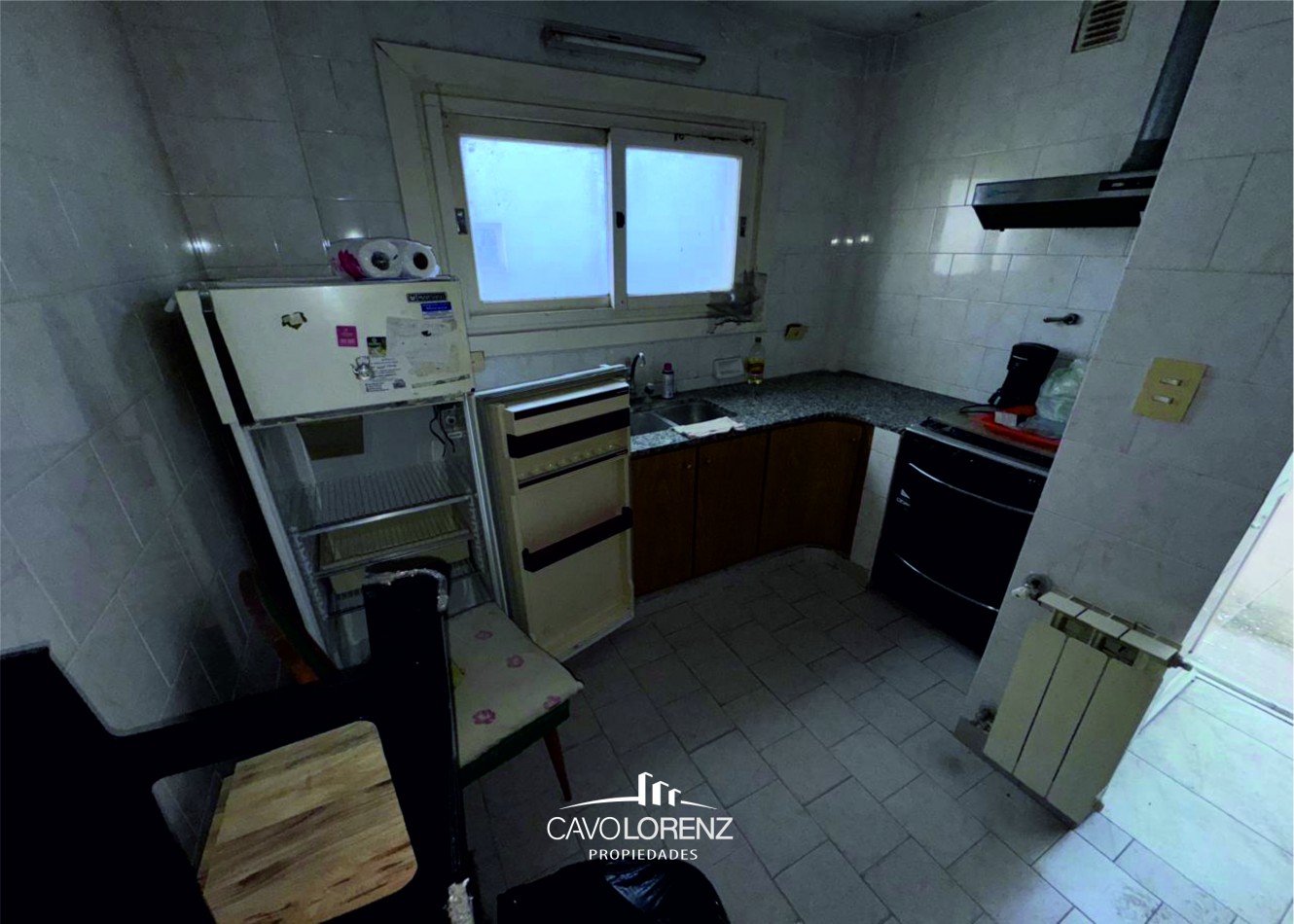 Salta 1378 - Chalet 4 amb. con cochera y espacio para tres autos - Original