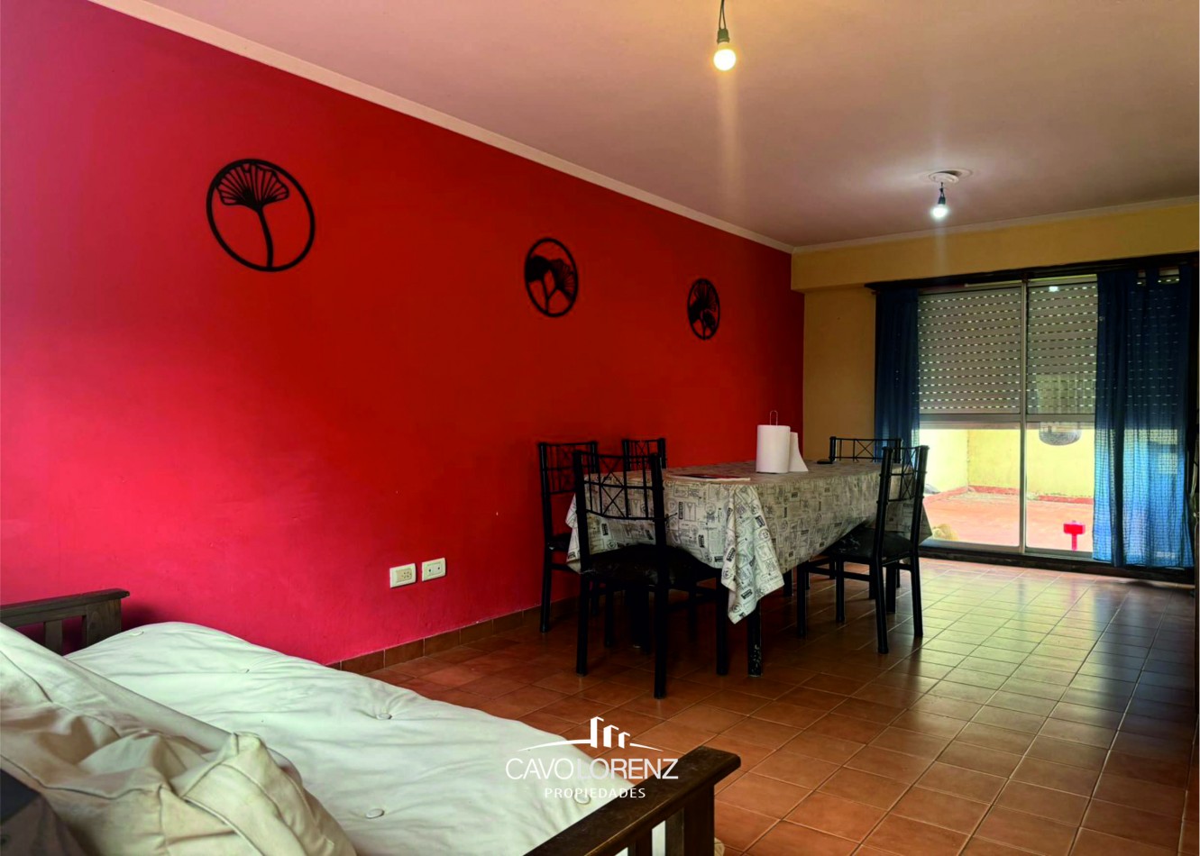 Moreno 9860-Chalet 3 ambientes con entrada de auto, patio en muy buen estado