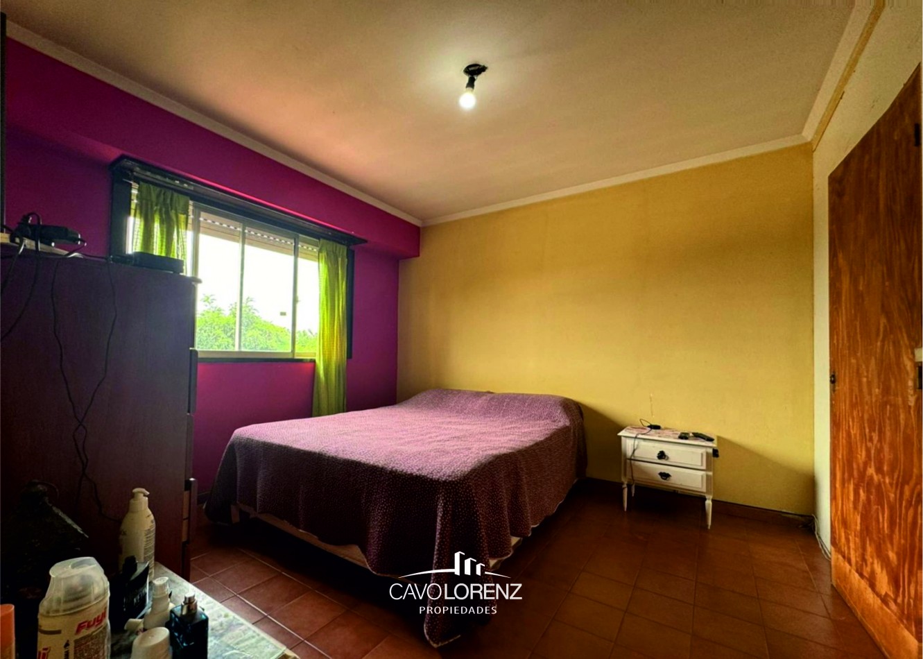 Moreno 9860-Chalet 3 ambientes con entrada de auto, patio en muy buen estado