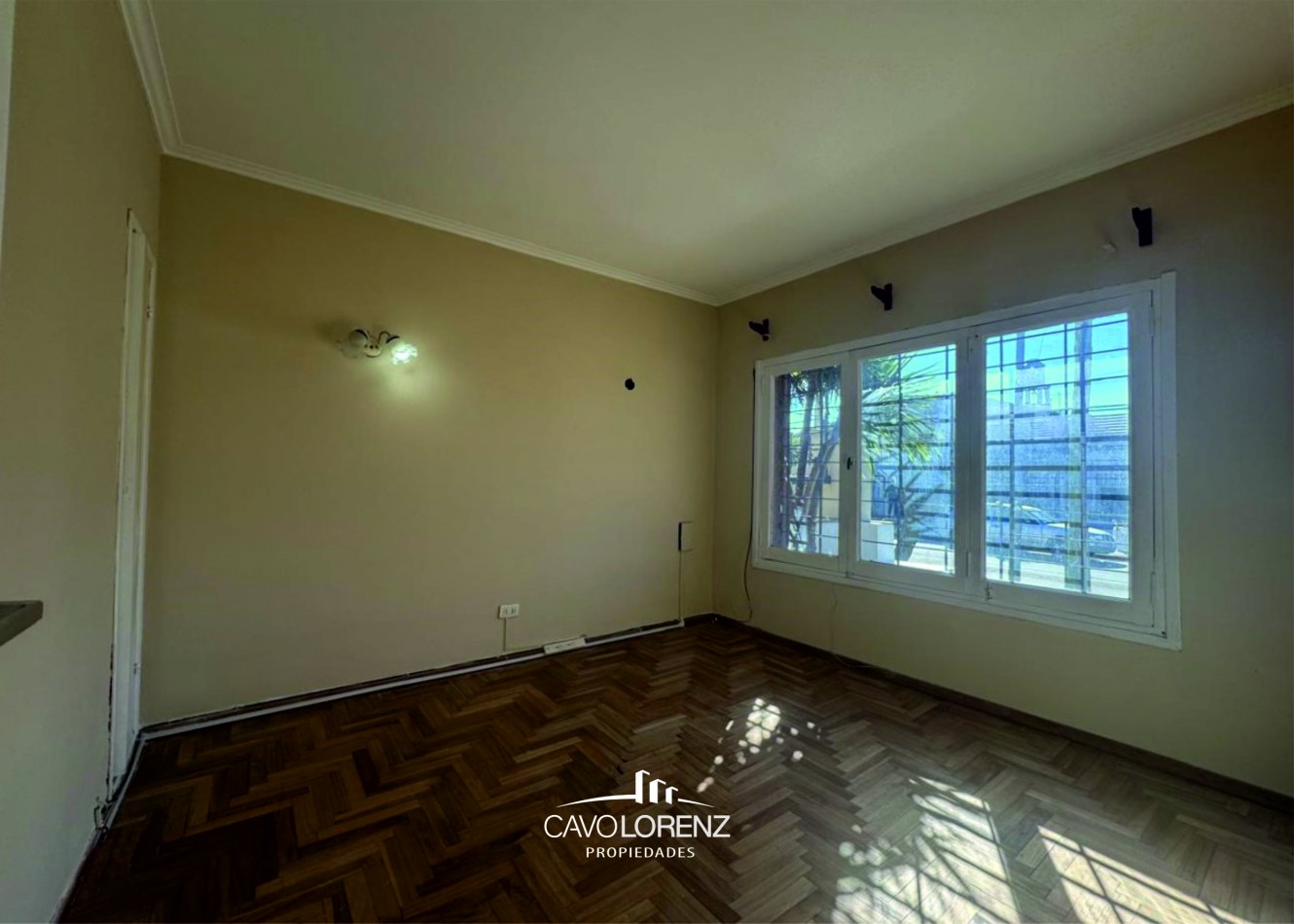 San Jose -Dorrego 3069 - Chalet 5 ambientes con garaje y terraza