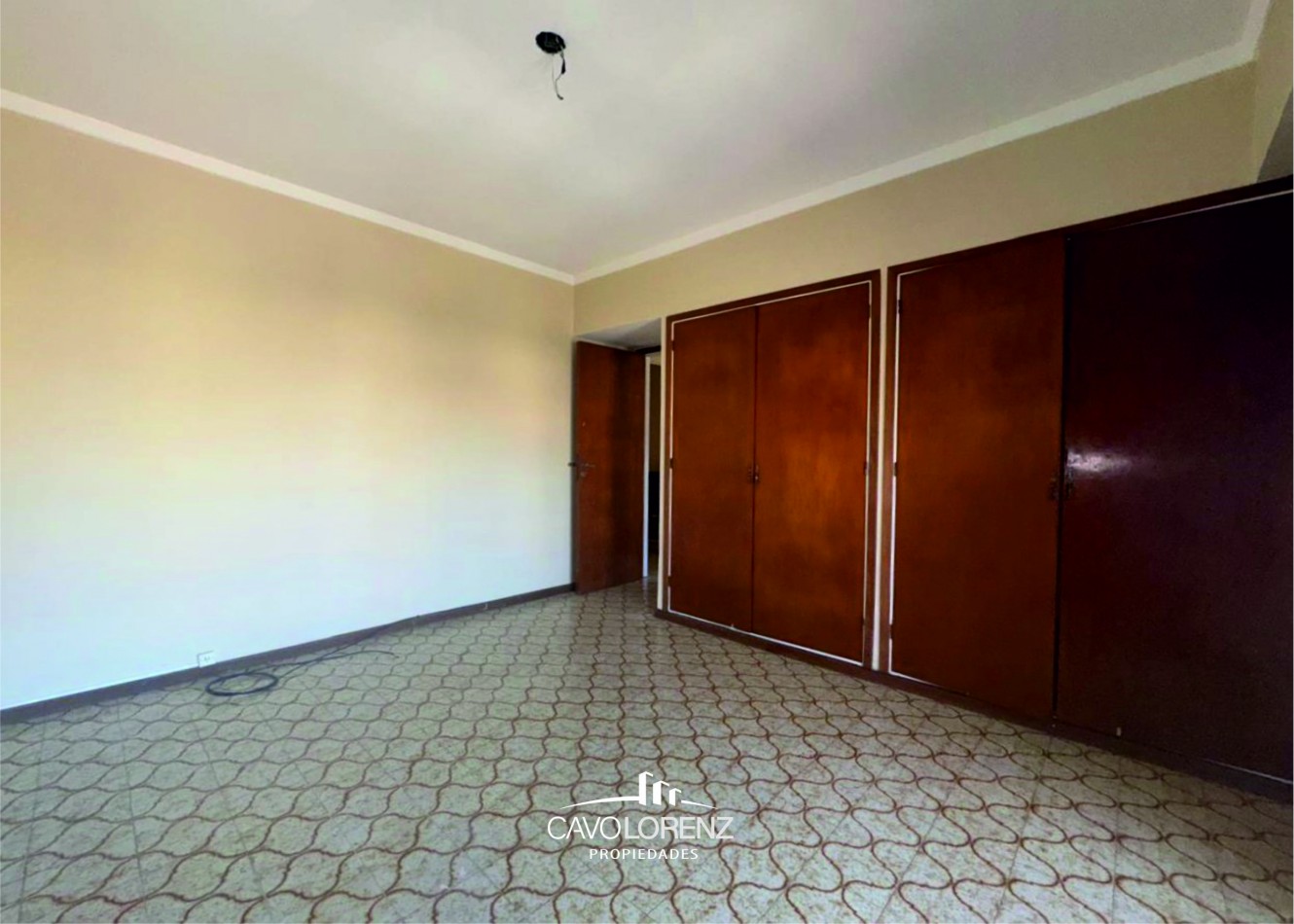 San Jose -Dorrego 3069 - Chalet 5 ambientes con garaje y terraza