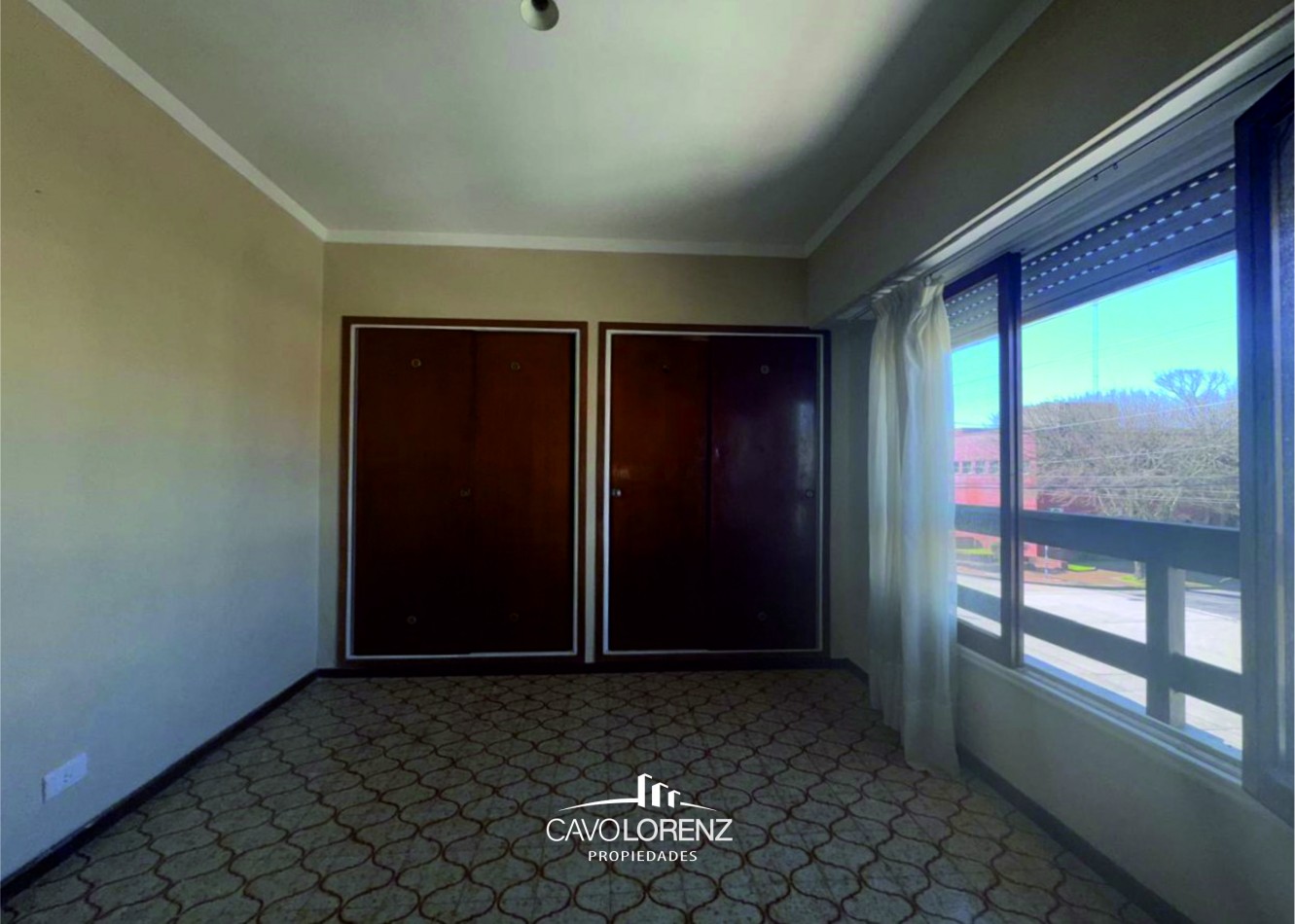 San Jose -Dorrego 3069 - Chalet 5 ambientes con garaje y terraza