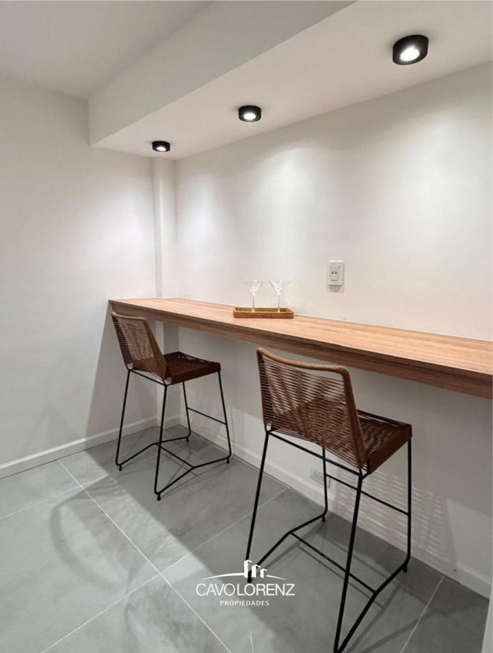 Lamadrid 2188 7° A - Magnifico 3 ambientes al frente con balcon, totalmente reciclado y amoblado