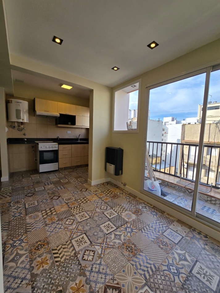 Belgrano 2350 - Departamento 2 ambientes con balcon a la calle, reciclado