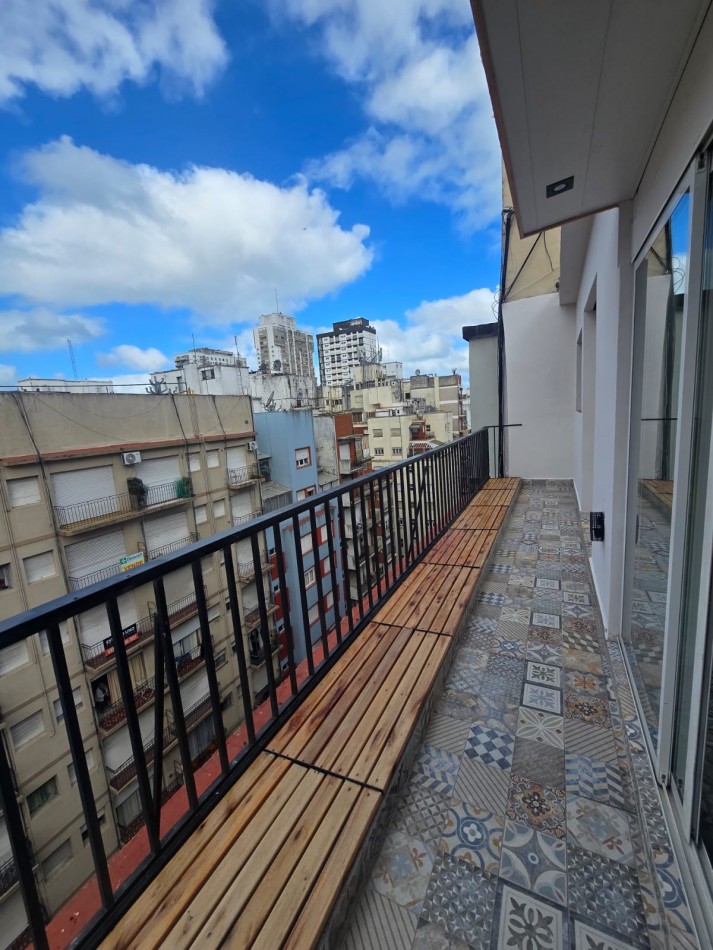 Belgrano 2350 - Departamento 2 ambientes con balcon a la calle, reciclado