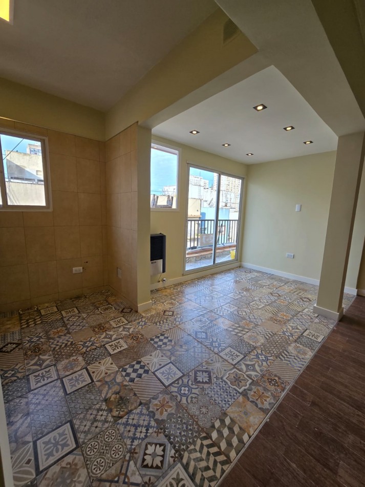 Belgrano 2350 - Departamento 2 ambientes con balcon a la calle, reciclado