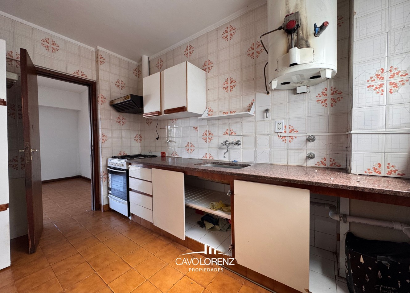 Tucuman 3340- Dep. 3 ambientes con cochera frente a plaza Guemes