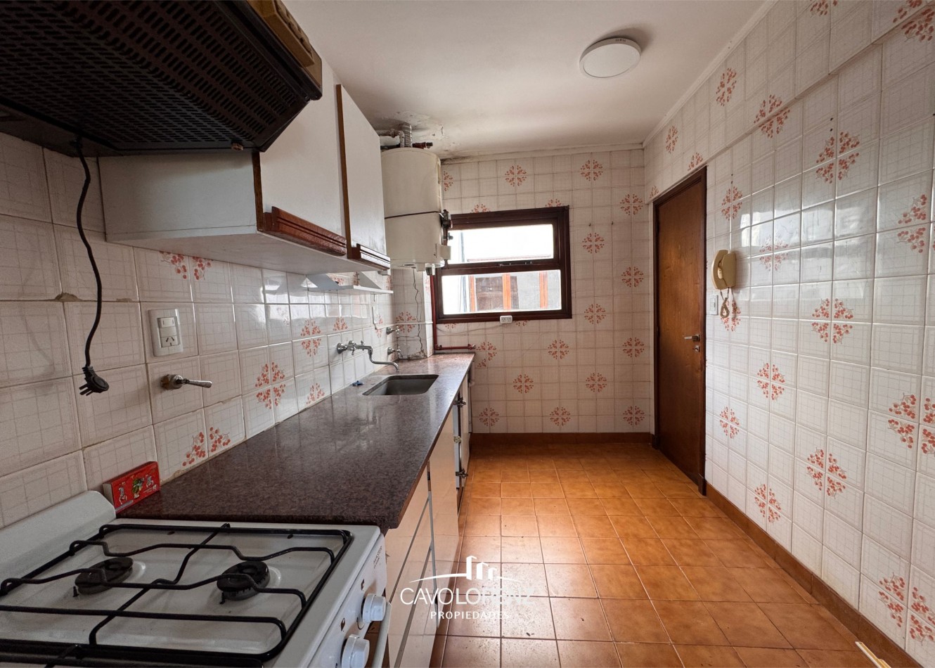 Tucuman 3340- Dep. 3 ambientes con cochera frente a plaza Guemes