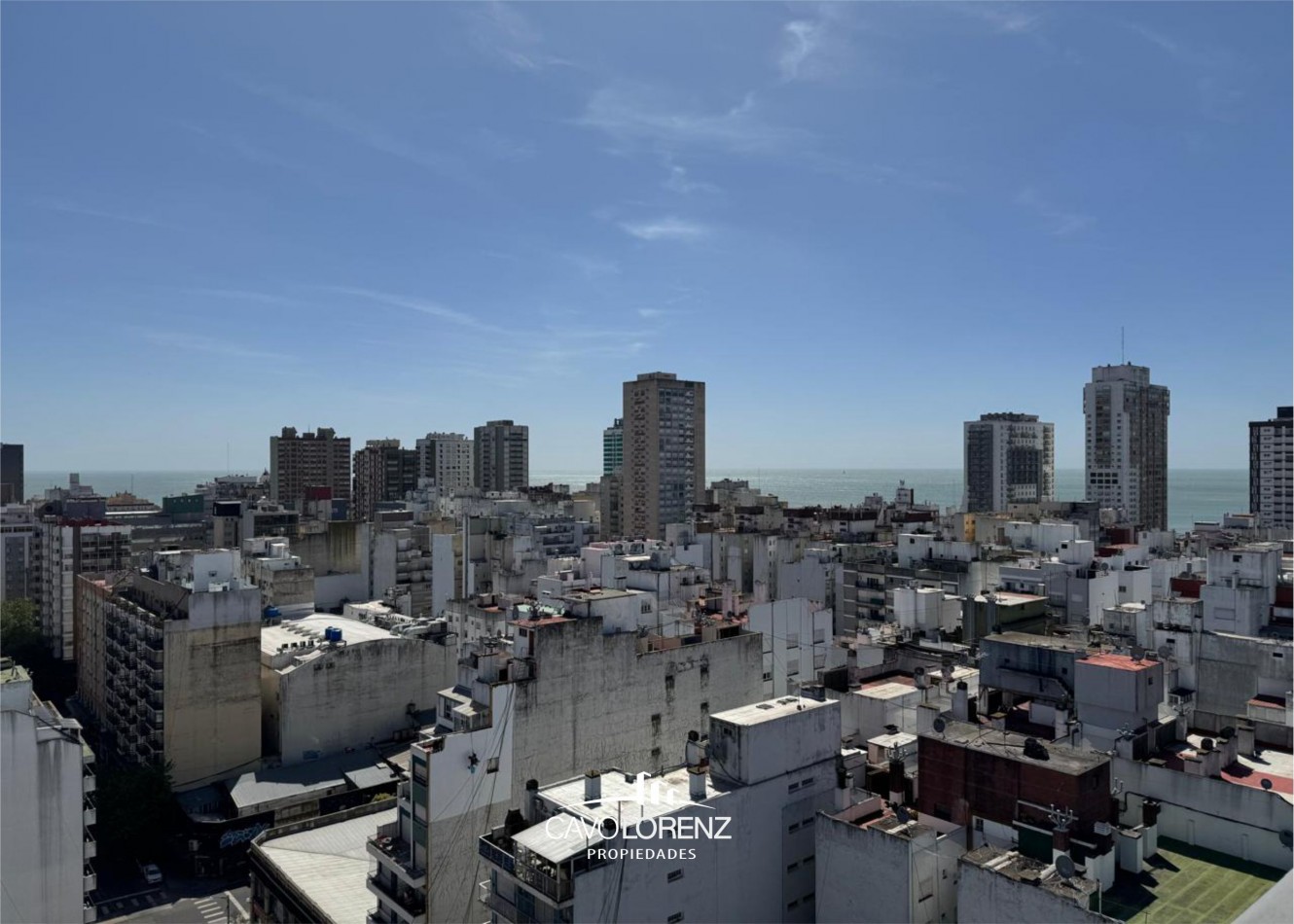 Stgo del Estero  1921 - Departamento de tres ambientes externo, con balcon, cochera y baulera