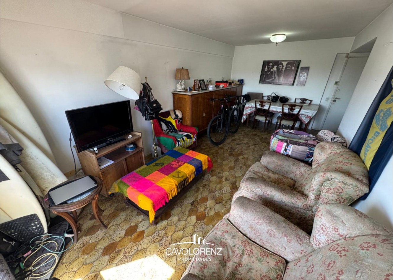 Stgo del Estero  1921 - Departamento de tres ambientes externo, con balcon, cochera y baulera