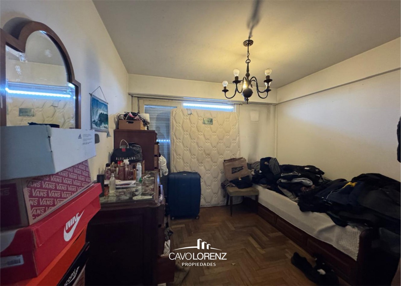 Stgo del Estero  1921 - Departamento de tres ambientes externo, con balcon, cochera y baulera