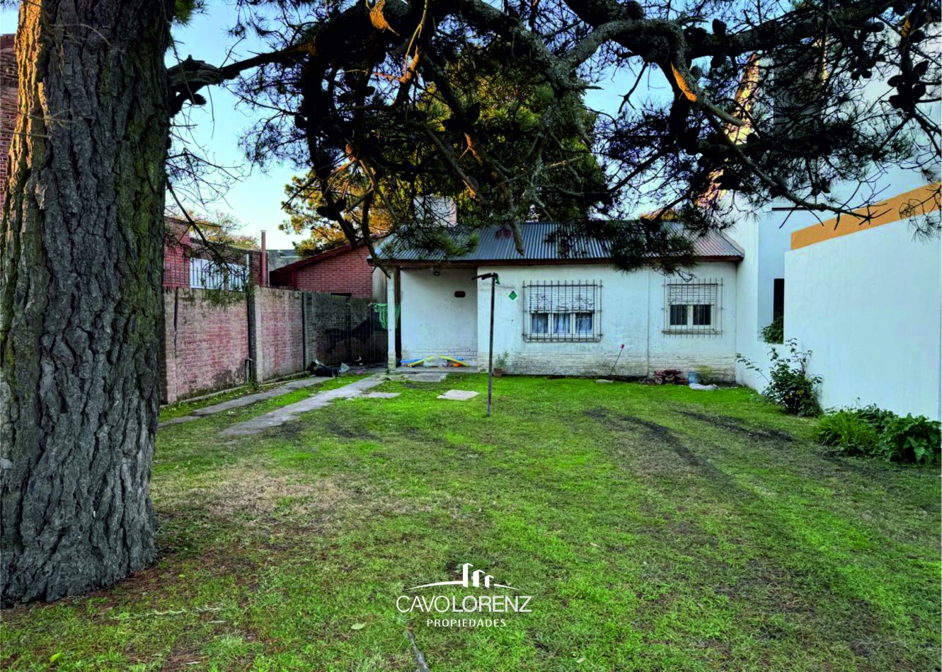 Sagastizabal 5769- Hermoso lote parquizado con pequeña construccion 