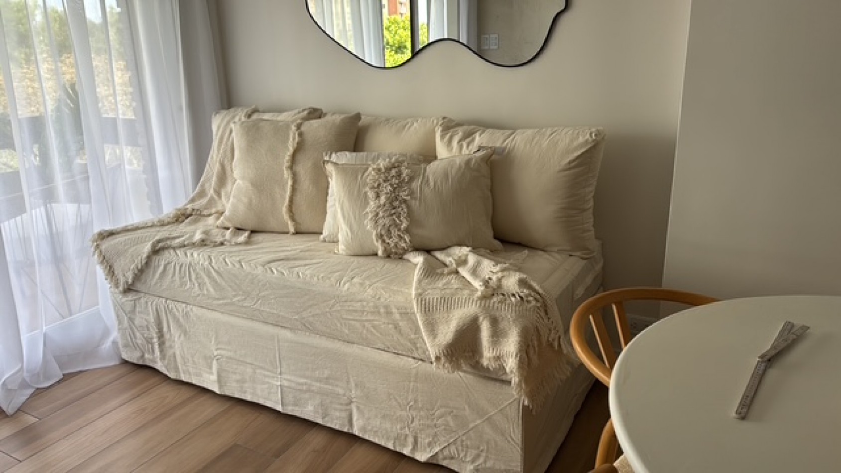 Playa Grande -Saavedra 279 - Alquiler temporario-Exclusivo Dpto 2 Amb.c/Cochera y balcon  a la calle  - SOLO P/ADULTOS