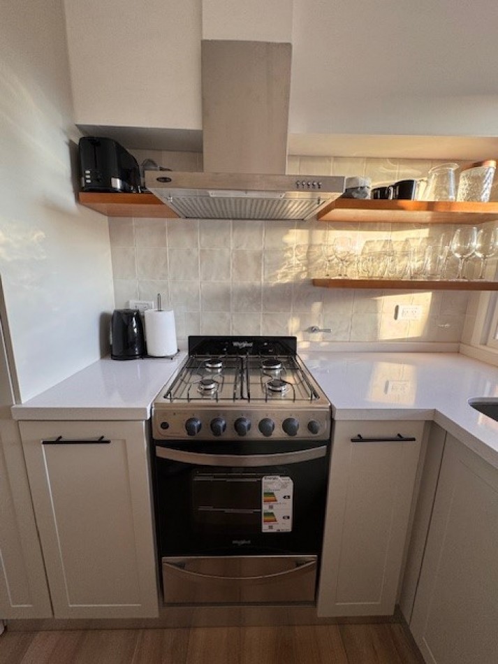 Playa Grande -Saavedra 279 - Alquiler temporario-Exclusivo Dpto 2 Amb.c/Cochera y balcon  a la calle  - SOLO P/ADULTOS