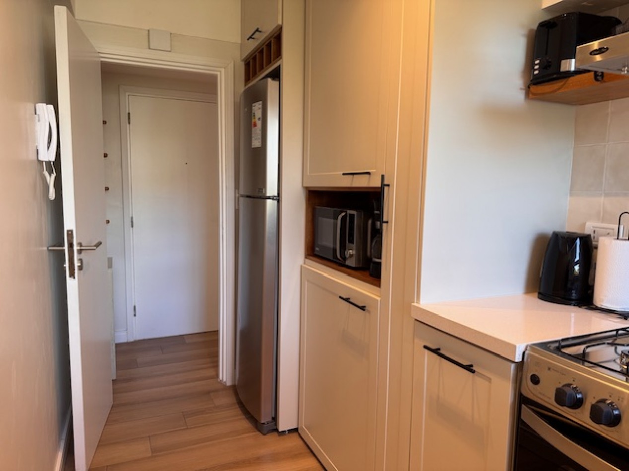 Playa Grande -Saavedra 279 - Alquiler temporario-Exclusivo Dpto 2 Amb.c/Cochera y balcon  a la calle  - SOLO P/ADULTOS