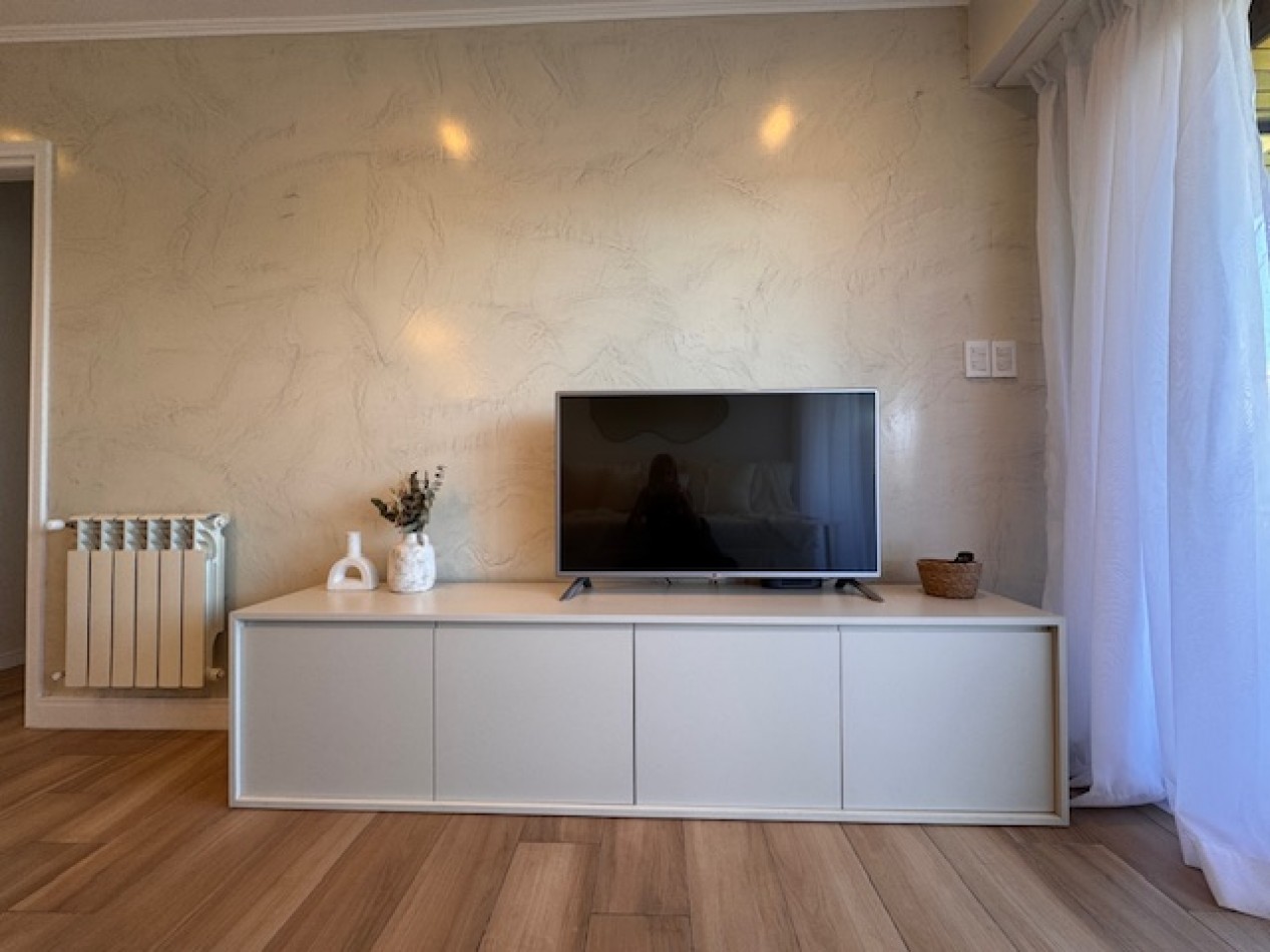 Playa Grande -Saavedra 279 - Alquiler temporario-Exclusivo Dpto 2 Amb.c/Cochera y balcon  a la calle  - SOLO P/ADULTOS