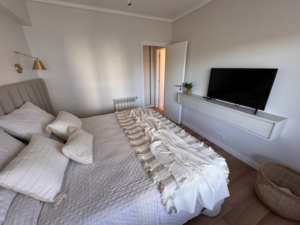 Playa Grande -Saavedra 279 - Alquiler temporario-Exclusivo Dpto 2 Amb.c/Cochera y balcon  a la calle  - SOLO P/ADULTOS