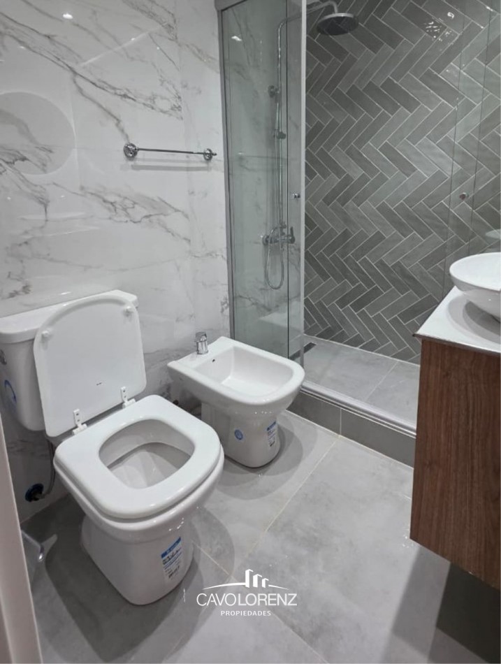 Impecable departamento 2 Ambientes al Frente con balcon - A Nuevo!