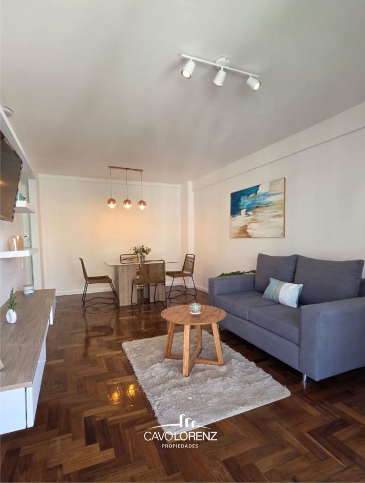 Excelente Departamento 2 Ambientes al frente con balcon - Completamente recicaldo