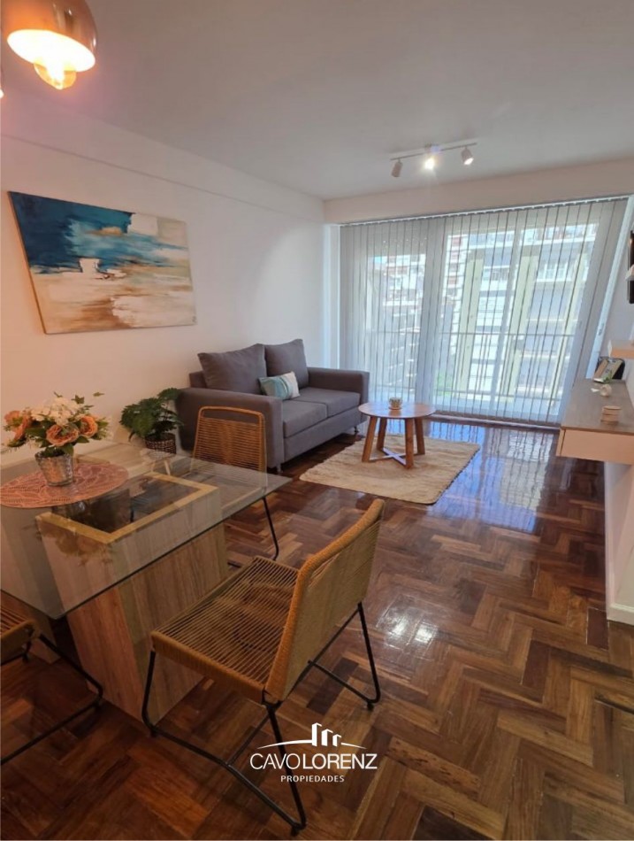 Excelente Departamento 2 Ambientes al frente con balcon - Completamente recicaldo