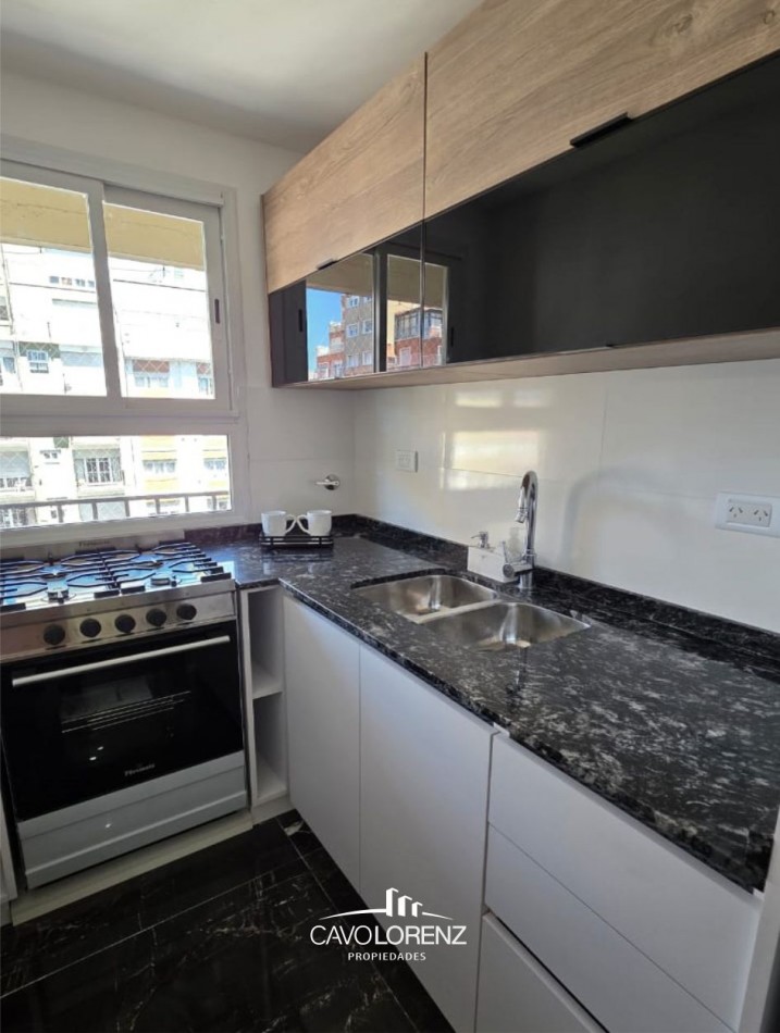 Excelente Departamento 2 Ambientes al frente con balcon - Completamente recicaldo