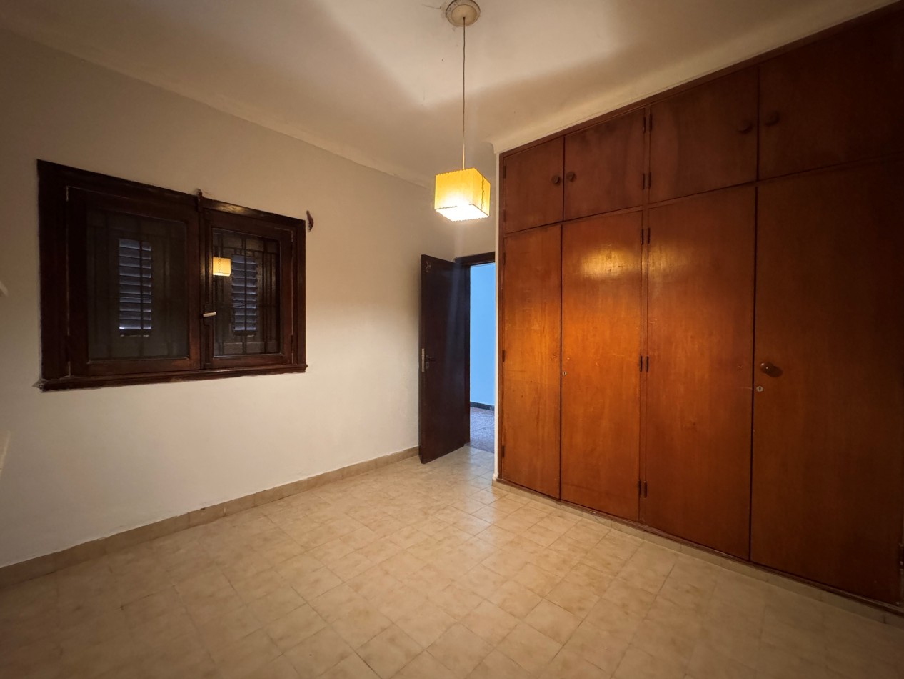 Alquiler PH - Rawson 3065 - Tres ambientes con patio