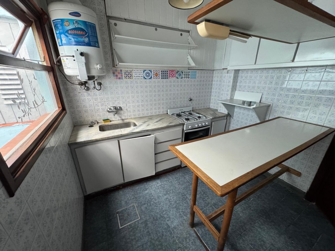 Alquiler PH - Rawson 3065 - Tres ambientes con patio