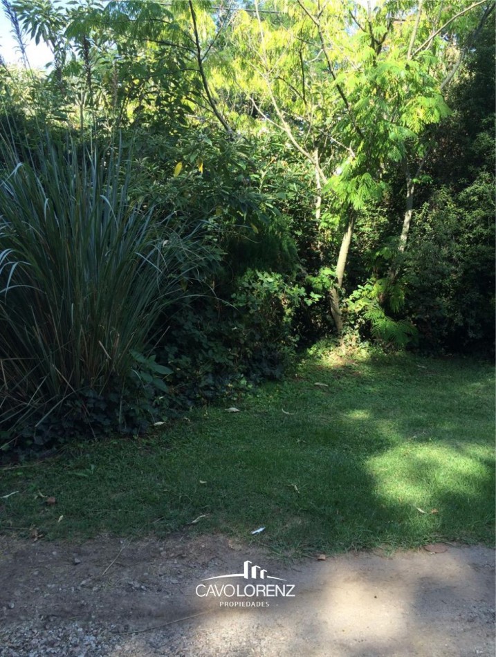 Sierra de los Padres - Pequeña cabaña sobre hermoso lote de 643 m2