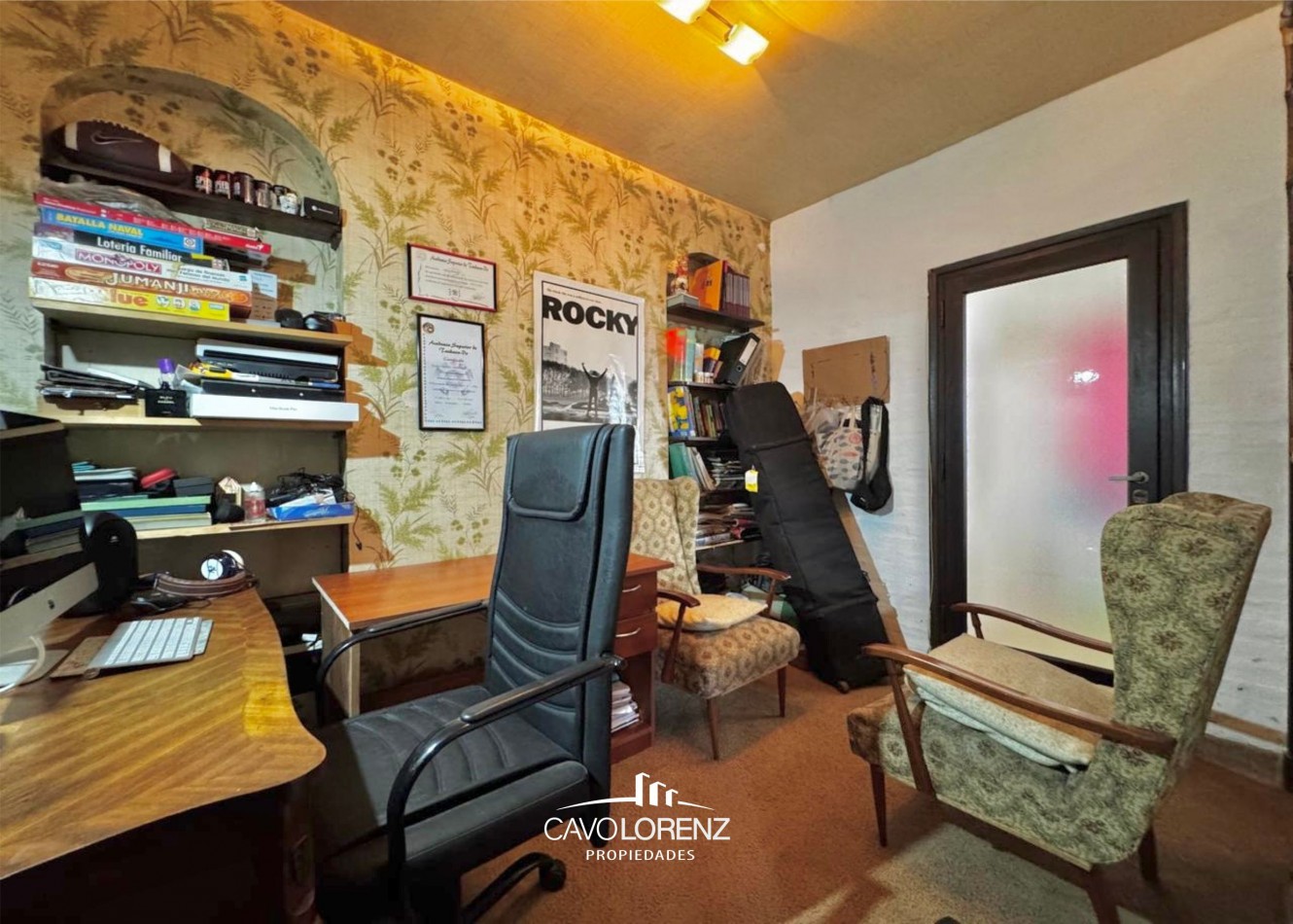 Excelente chalet 5 ambientes, con garaje, jardin y piscina