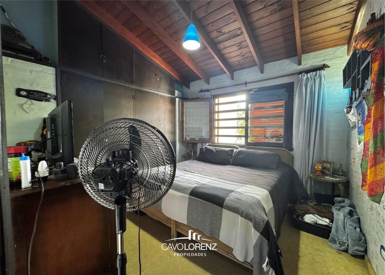 Excelente chalet 5 ambientes, con garaje, jardin y piscina