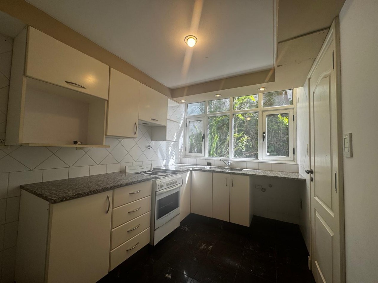 Alquiler - Alvarado 1983 - Alquiler de chalet de 3 ambientes con garaje para 2 dos autos y parrilla