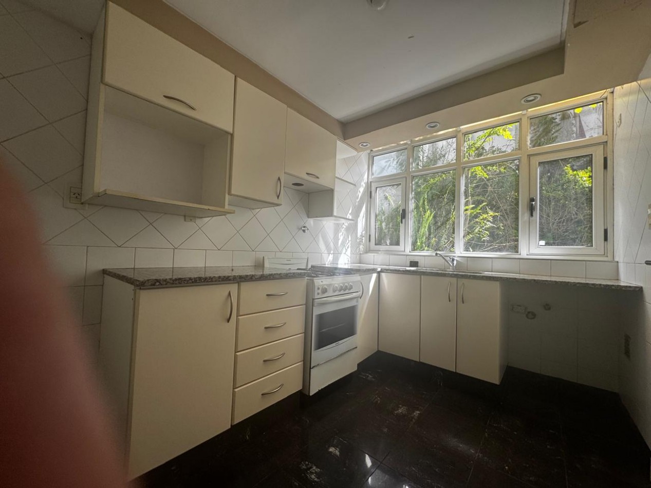 Alquiler - Alvarado 1983 - Alquiler de chalet de 3 ambientes con garaje para 2 dos autos y parrilla