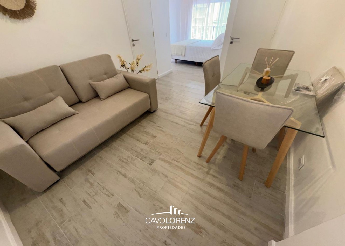 Falucho 1882 - Edificio Nijocali - Ambiente y medio desplazado, a la calle, totalmente reciclado