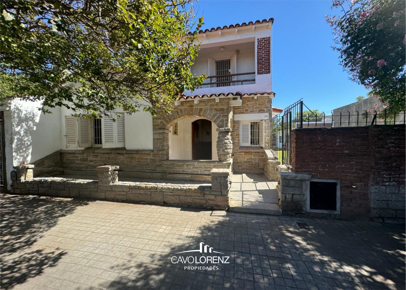 San Juan 2353 - Chalet de 4 ambientes con gran parque