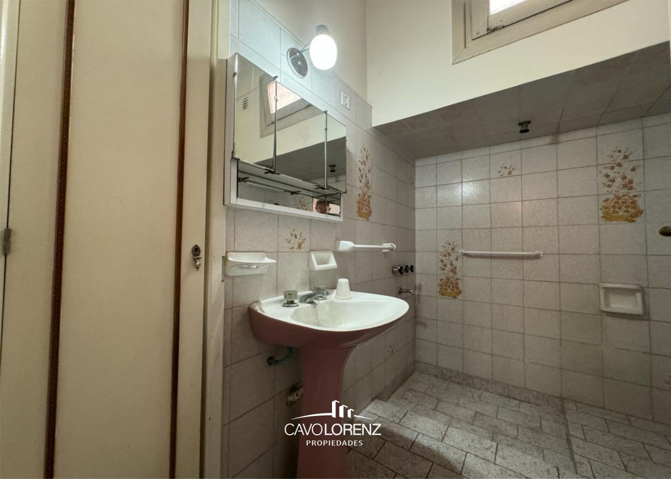 San Juan 2353 - Chalet de 4 ambientes con gran parque