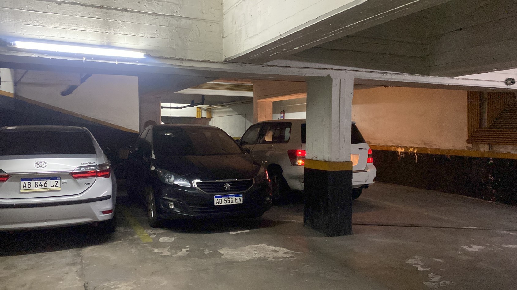 Playa Grande -Saavedra 279 - Alquiler temporario-Exclusivo Dpto 2 Amb.c/Cochera y balcon  a la calle  - SOLO P/ADULTOS