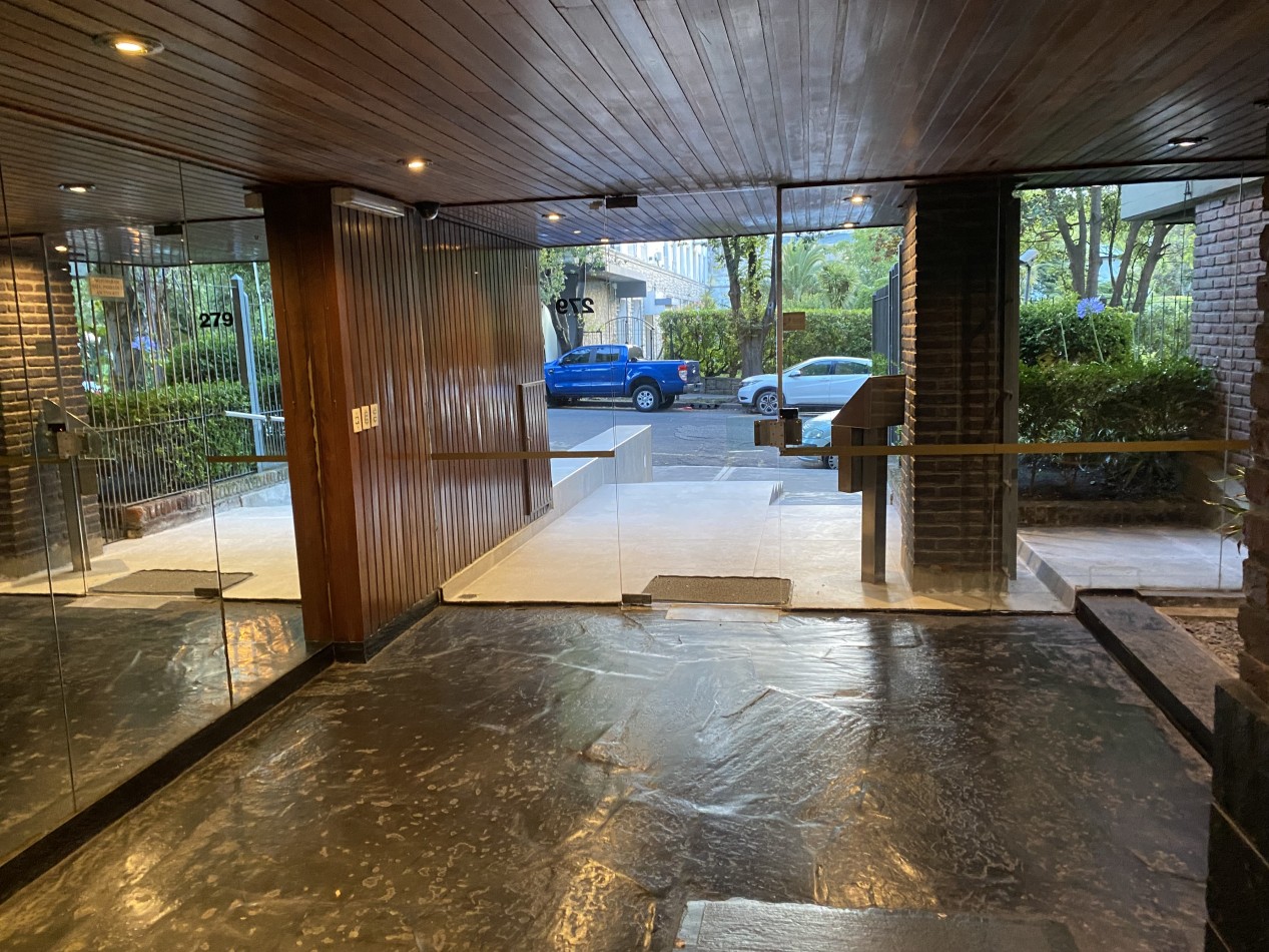 Playa Grande -Saavedra 279 - Alquiler temporario-Exclusivo Dpto 2 Amb.c/Cochera y balcon  a la calle  - SOLO P/ADULTOS