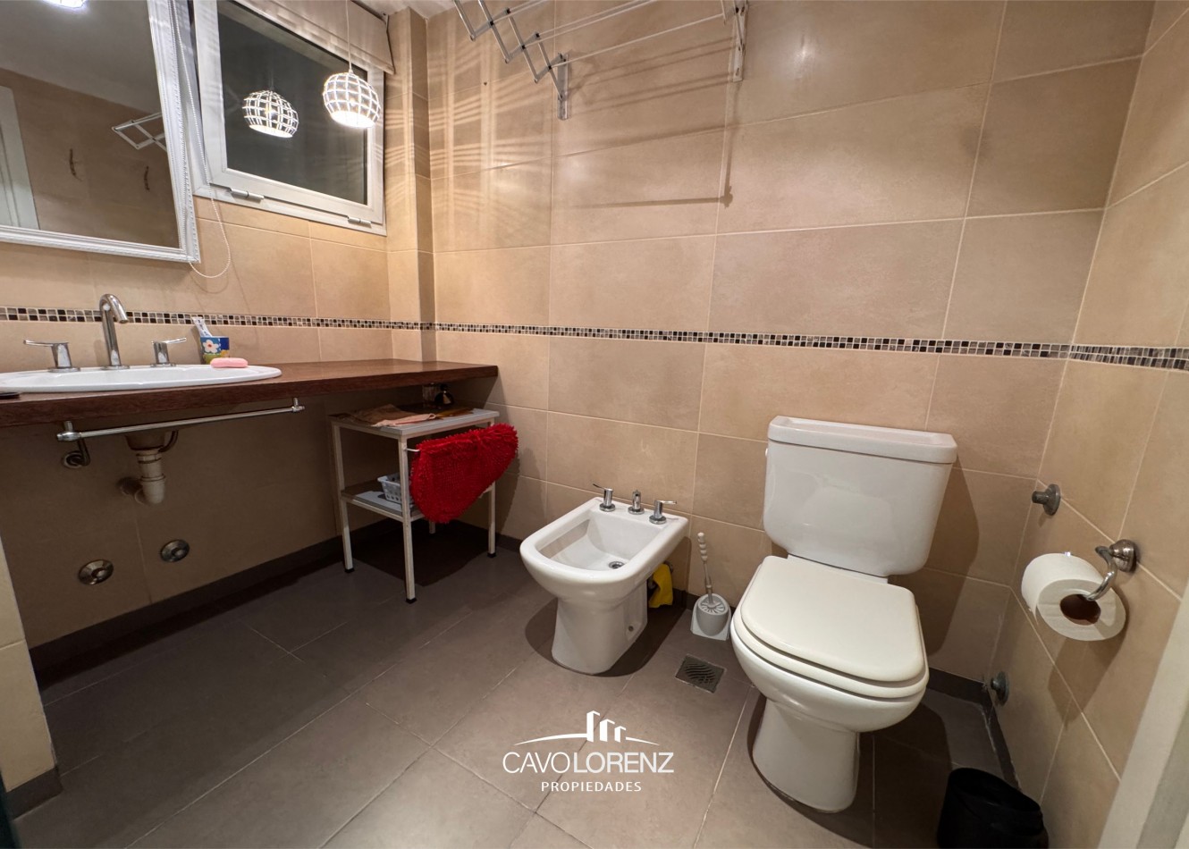 Gascon 651 - Magnifico tres ambientes con cochera descubierta y baulera