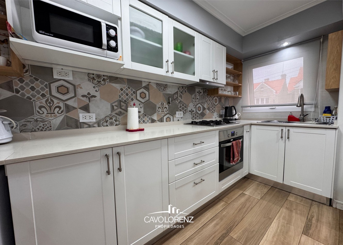 Gascon 651 - Magnifico tres ambientes con cochera descubierta y baulera