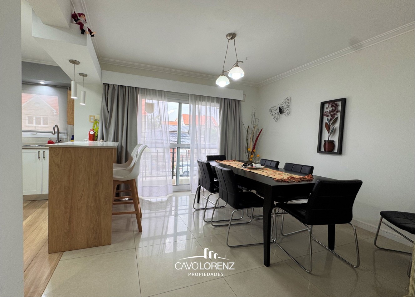 Gascon 651 - Magnifico tres ambientes con cochera descubierta y baulera