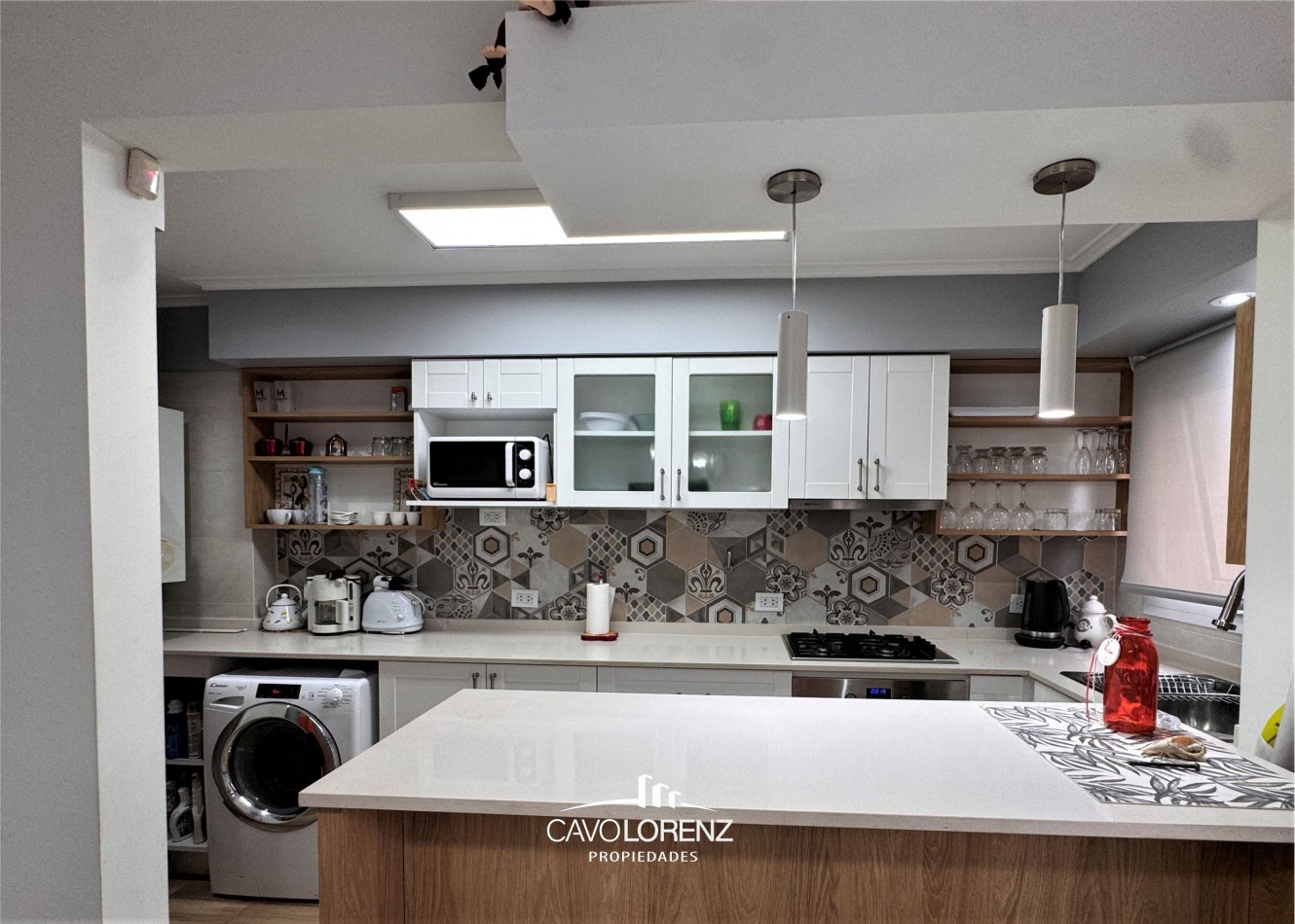 Gascon 651 - Magnifico tres ambientes con cochera descubierta y baulera